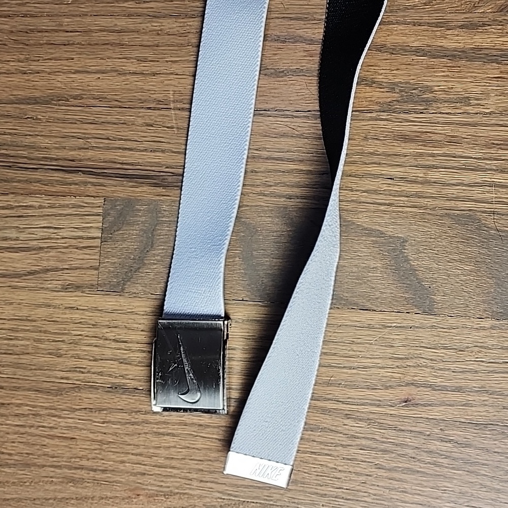Nike Men's White and Black Reversible Belt